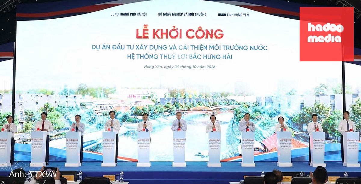 Tổng Bí thư, Chủ tịch nước Tô Lâm và đại biểu thực hiện nghi thức khởi công dự án nâng cấp, hiện đại hóa và cải thiện môi trường nước hệ thống thủy lợi Bắc Hưng Hải, chiều 9/10. Ảnh: TTXVN
