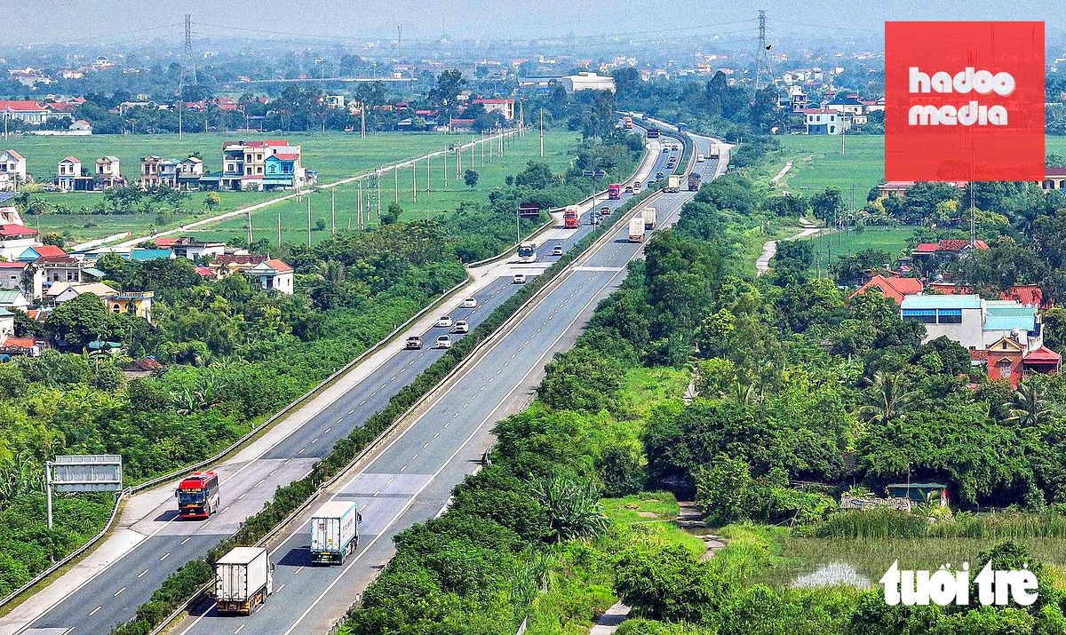 Cao tốc Cầu Giẽ - Ninh Bình đang trong tình trạng mãn tải do lưu lượng tăng cao, thường xuyên ùn tắc nghiêm trọng vào các dịp lễ, Tết - Ảnh: HỒNG QUANG