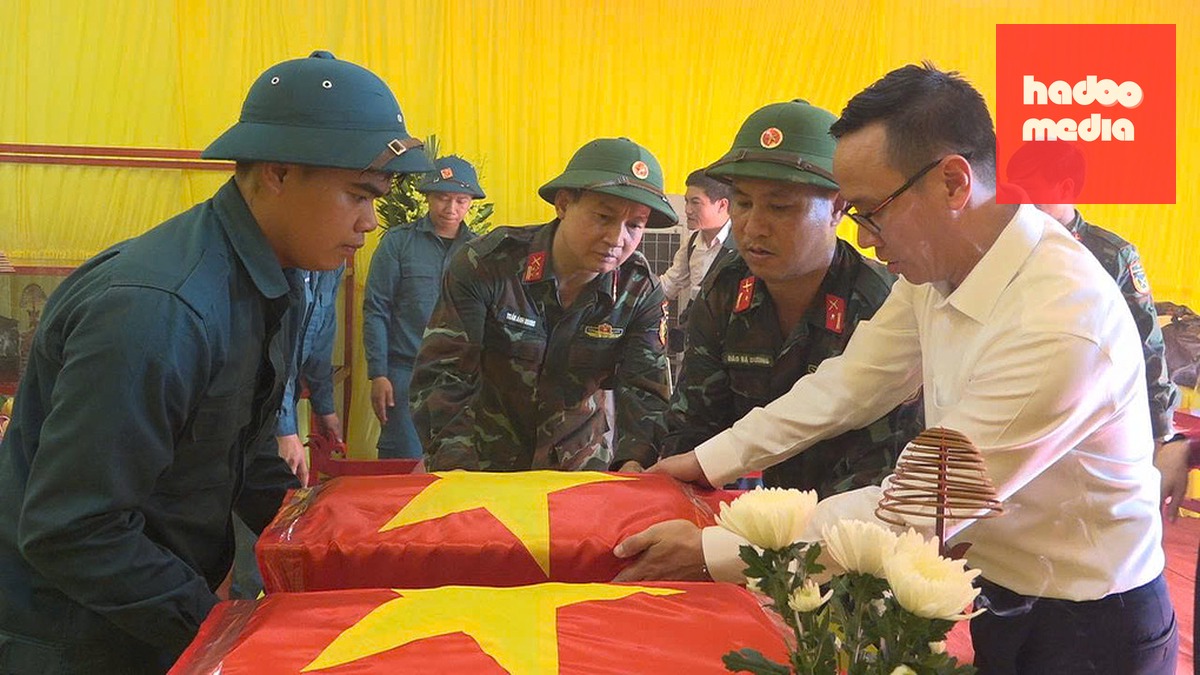 Hài cốt liệt sỹ được quy tập để làm lễ cầu siêu và an táng. Ảnh: Đỗ Trường