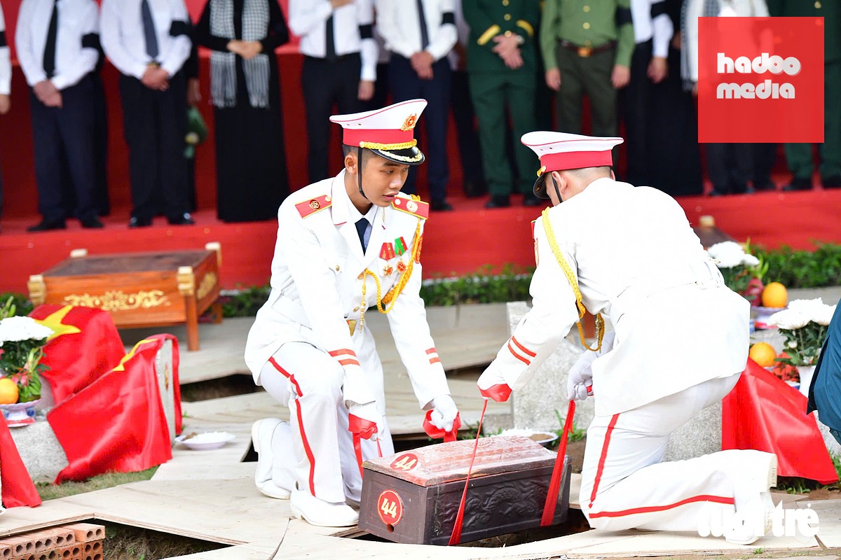 Các anh trở về giữa lòng nhân dân, ấm vô cùng vòng tay mẹ Việt Nam - Ảnh 5.