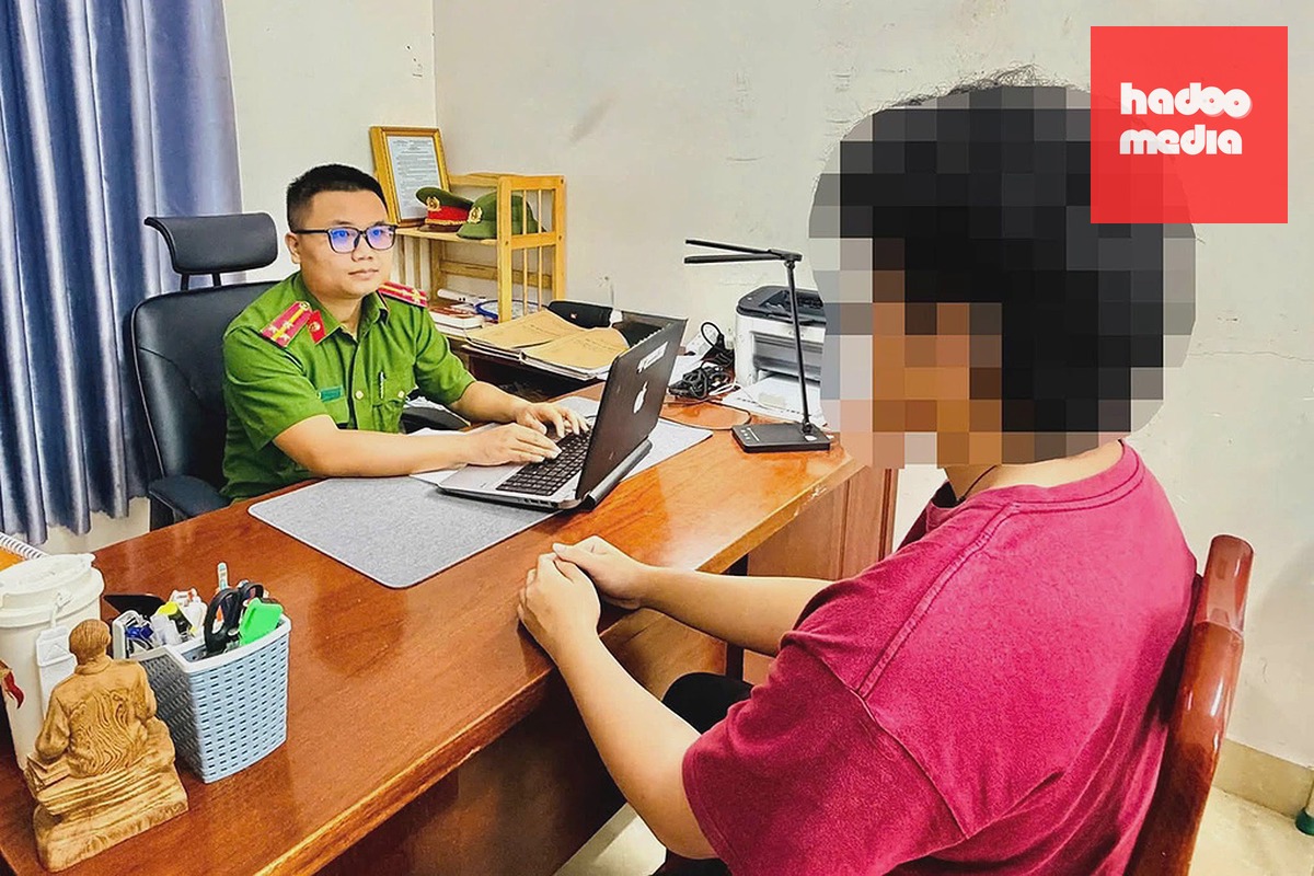 Nam sinh khi tường trình lại sự việc. Ảnh: Công an TP HCM