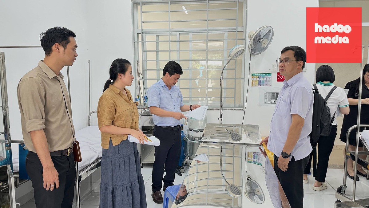Lãnh đạo Bệnh viện Đa khoa Bình Dương khảo sát các trạm y tế được phân công hỗ trợ - Ảnh: BVCC