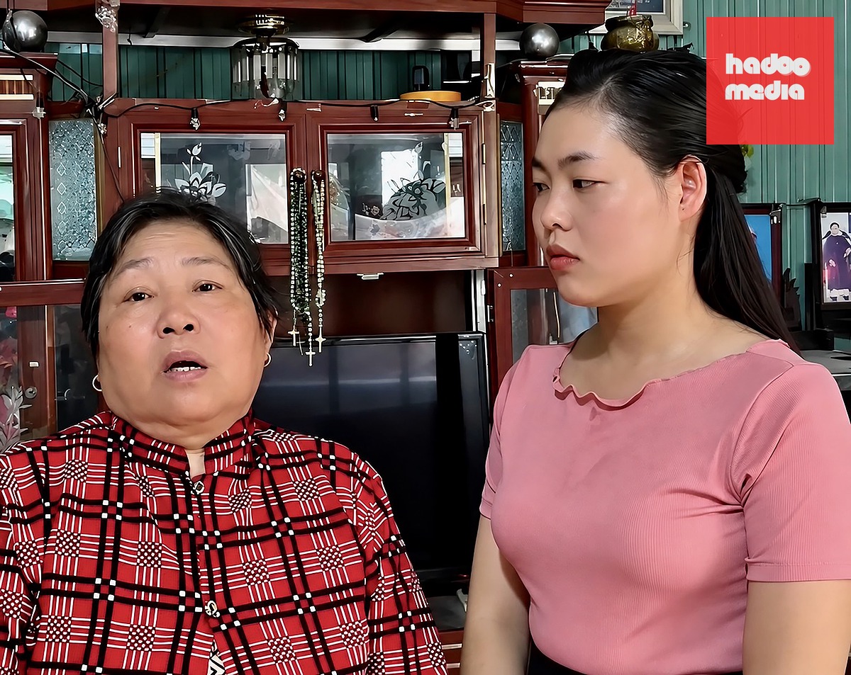 Bà Vân cùng con gái là chị Cầm trong đoạn video tìm kiếm người thân ở Phú Yên - Ảnh cắt từ clip