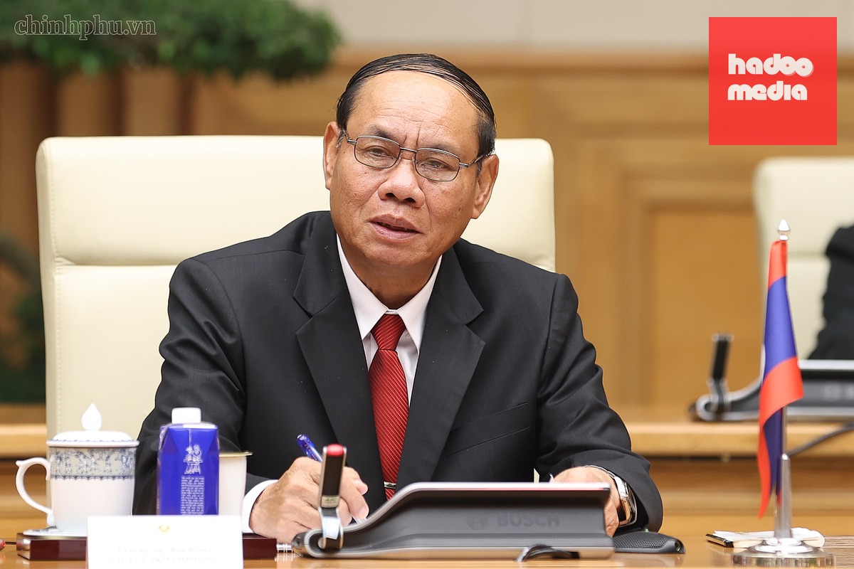 Thường trực Ban Bí thư Đảng Nhân dân cách mạng Lào Vilay Lakhamfong phát biểu tại cuộc gặp - Ảnh: VGP