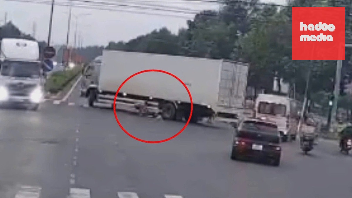 Hiện trường tai nạn được camera hành trình của ôtô phía sau ghi lại. Ảnh cắt từ video