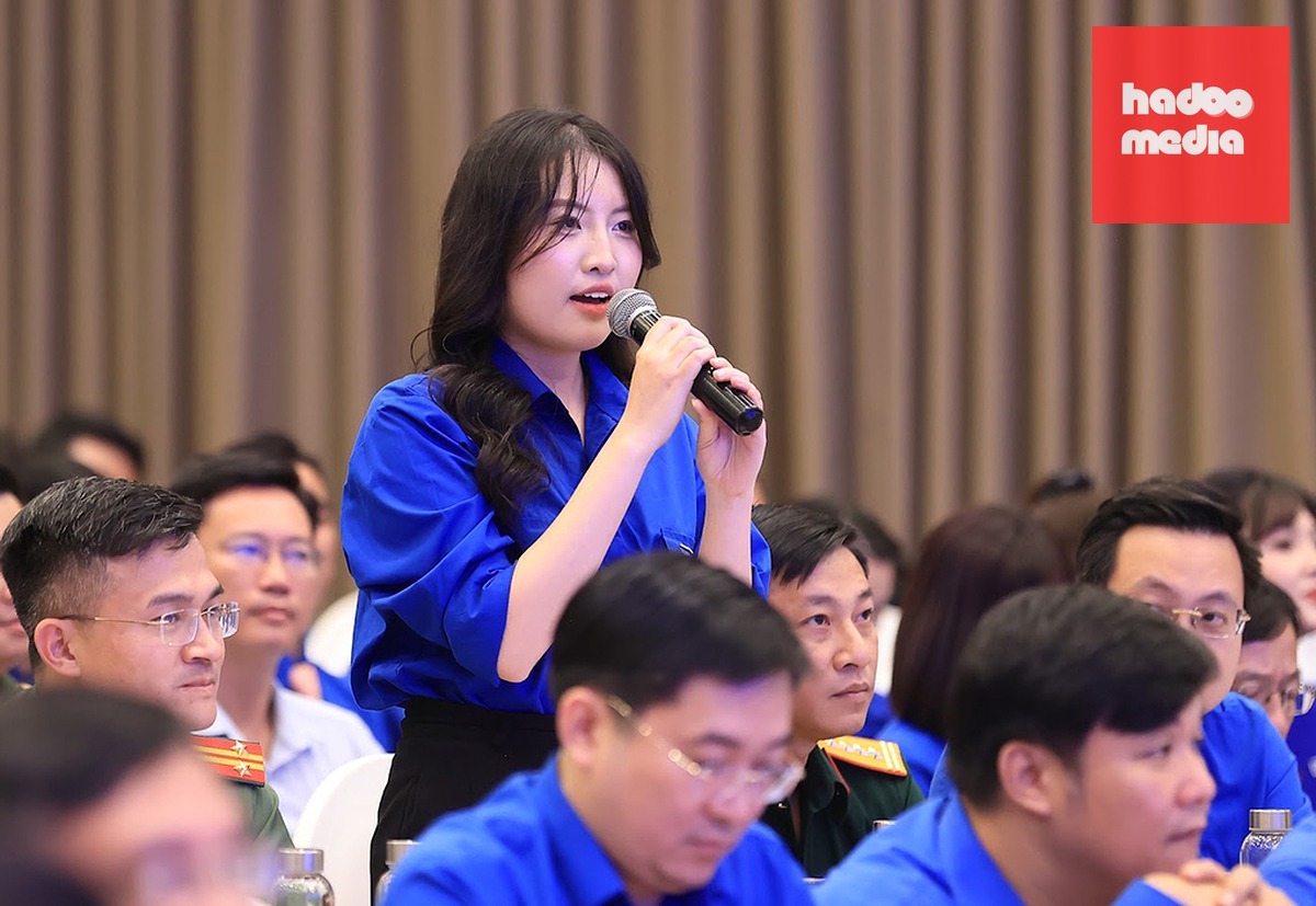 Khổng Yến Chi - sinh viên Học viện Ngân hàng với những thắc mắc về học gì, học thế nào trong thời đại Al. Ảnh: VGP