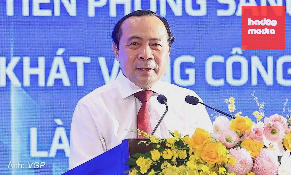 Bộ trưởng Khoa học và Công nghệ Vũ Hải Quân trả lời thanh niên chiều 15/10. Ảnh: VGP