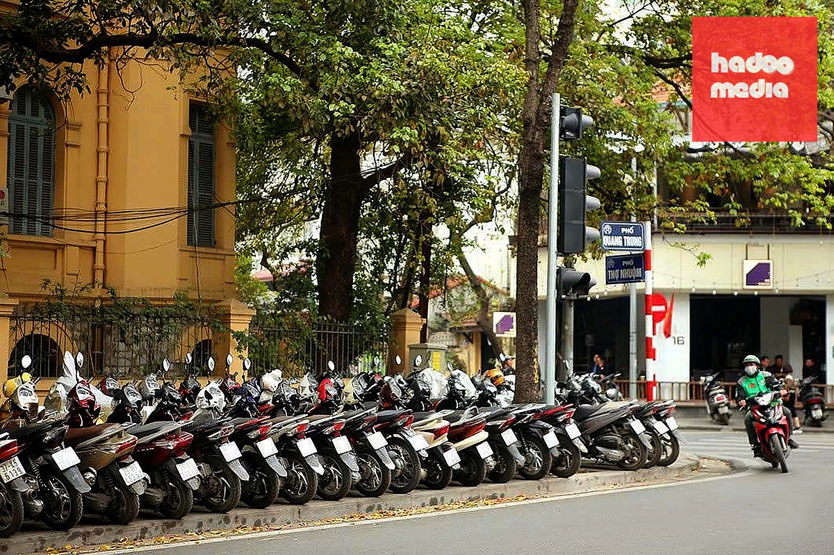 Hà Nội tăng giá vé gửi xe tại 12 tuyến phố trung tâm Hà Nội - Ảnh: KẾ TÙNG
