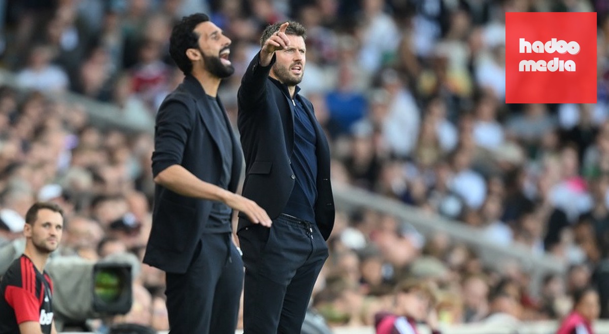 Carrick và Arbeloa đối mặt áp lực lớn. Ảnh: EPA.