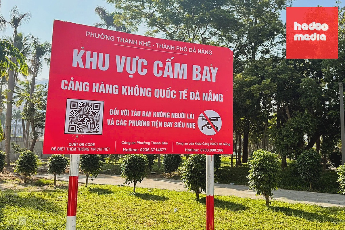 Biển cấm đặt tại Công viên 29/3. Ảnh: Nguyễn Đông