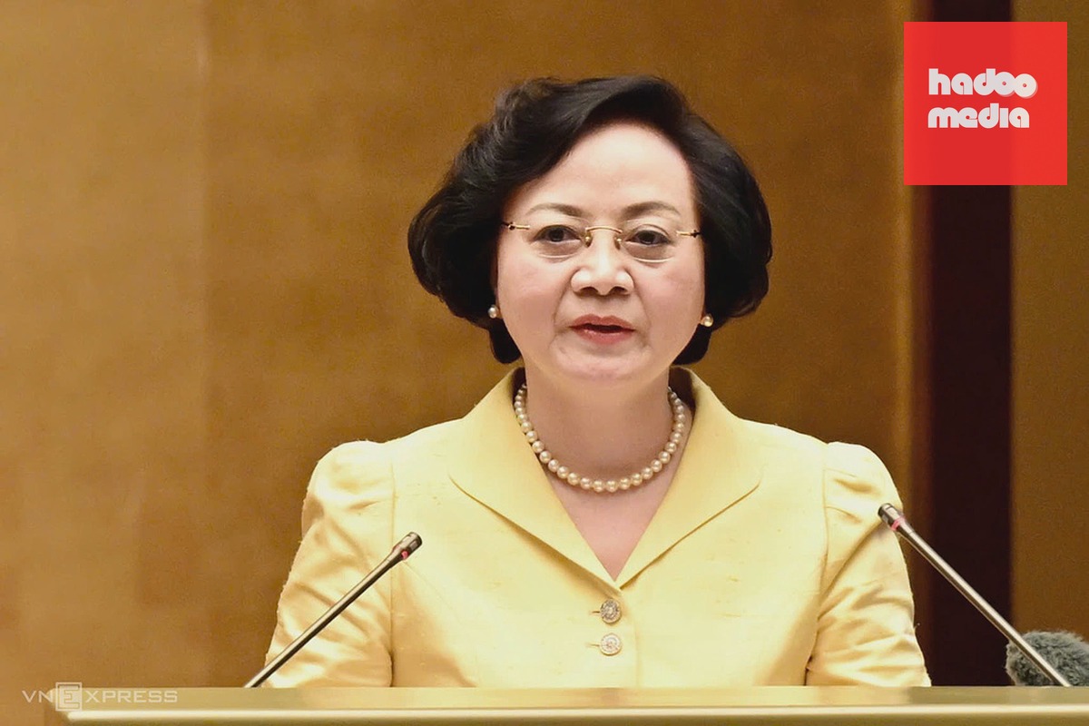 Phó thủ tướng Phạm Thị Thanh Trà trình bày chuyên đề thu hút nhân tài tại Hội nghị quán triệt Nghị quyết Trung ương 4 khóa 14, sáng 16/10. Ảnh: Giang Huy
