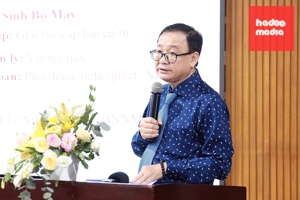 PGS.TS Lưu Quốc Thái trình bày tham luận - Ảnh: KỲ PHONG