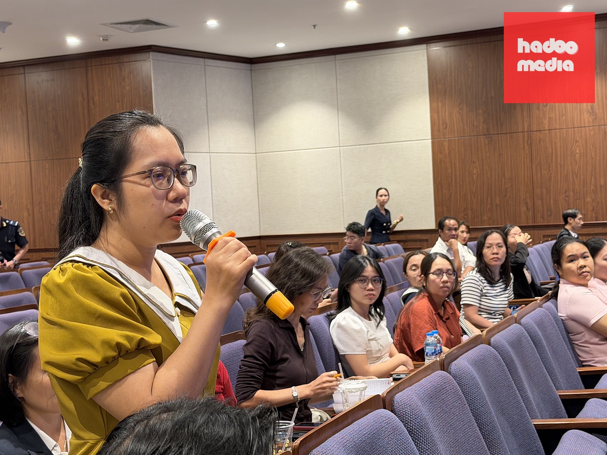 Một doanh nghiệp nêu những khó khăn thực tế trong khai báo thành phần hóa chất, thủ tục cấp phép và nhập khẩu tiền chất - Ảnh: CÔNG TRUNG