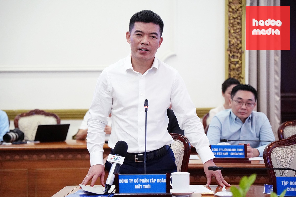 Ông Phạm Quốc Quân - đại diện Công ty cổ phần Tập đoàn Mặt Trời - phát biểu tại buổi làm việc - Ảnh: KỲ PHONG