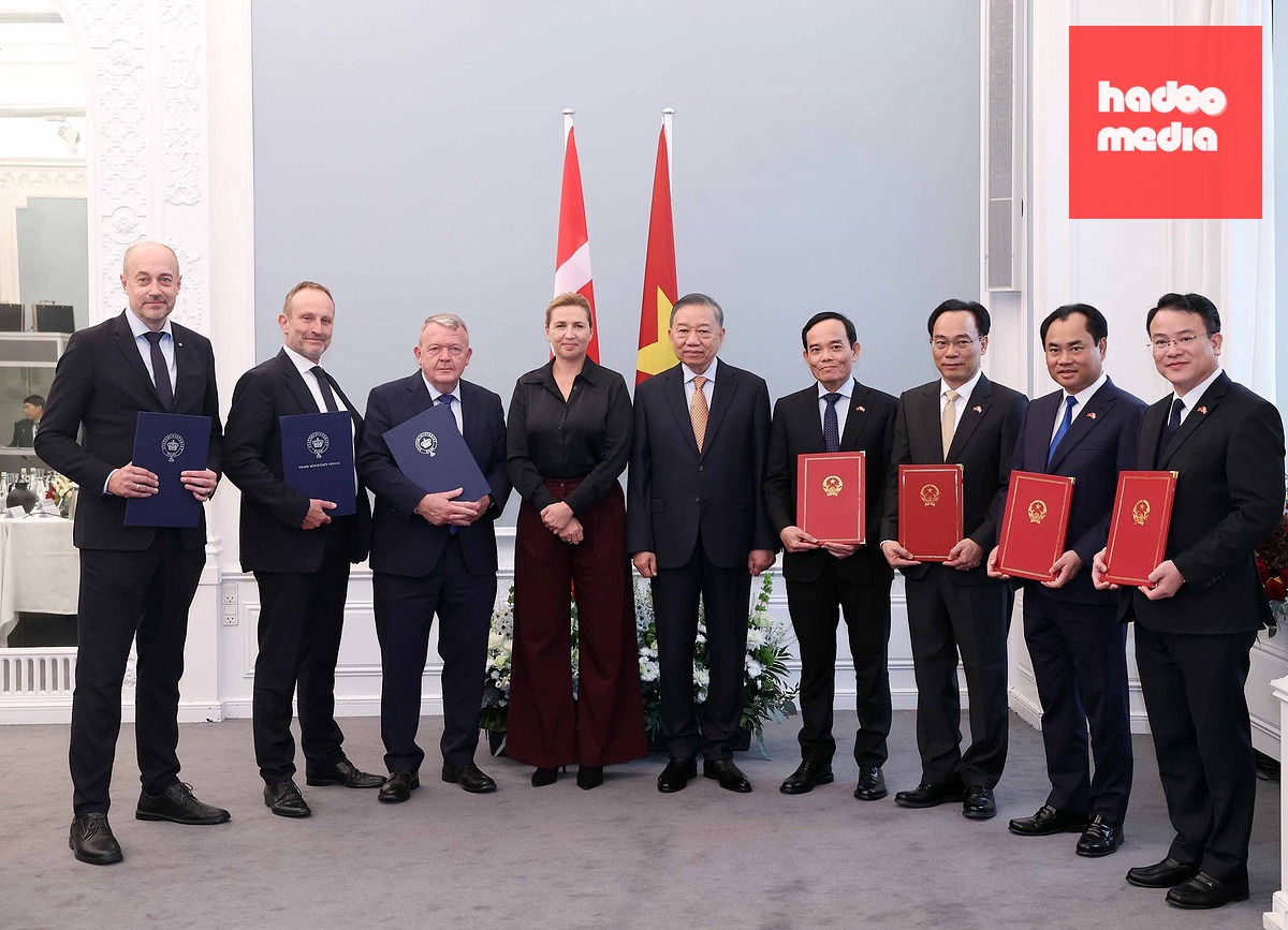 Tổng Bí thư, Chủ tịch nước Tô Lâm và Thủ tướng Mette Frederiksen chứng kiến lễ trao các văn kiện hợp tác giữa các bộ, ngành, cơ quan và doanh nghiệp hai nước - Ảnh: TTXVN