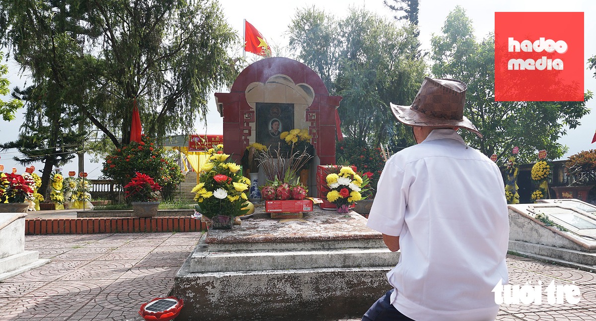 Những ký ức đau thương của 60 năm trước vẫn còn mãi trong lòng những học trò may mắn thoát khỏi cái chết sau trận bom của Mỹ - Ảnh: TIẾN THẮNG