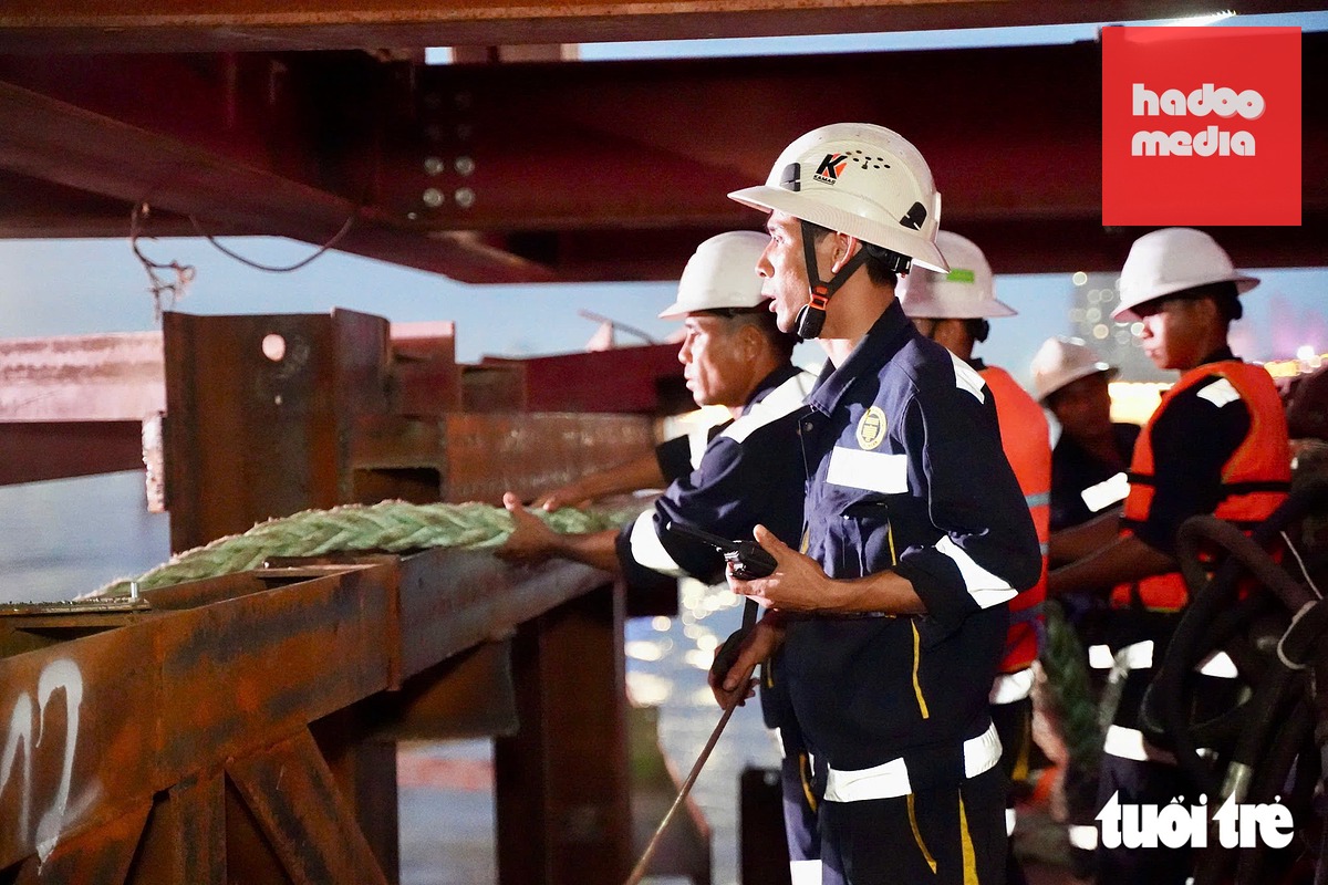 Pháo hoa rực sáng trên cầu đi bộ qua sông Sài Gòn, dự kiến hoàn thiện trước Tết Nguyên đán 2027 - Ảnh 6.