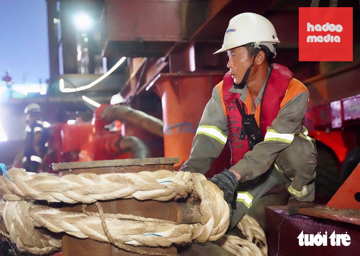 Pháo hoa rực sáng trên cầu đi bộ qua sông Sài Gòn, dự kiến hoàn thiện trước Tết Nguyên đán 2027 - Ảnh 7.
