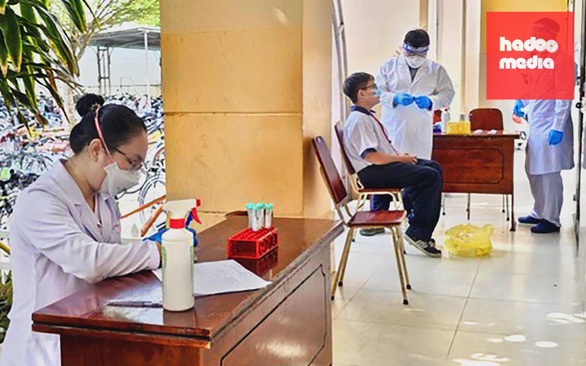 TP.HCM ghi nhận ca não mô cầu thứ 5, 99 người tiếp xúc gần được uống kháng sinh dự phòng - Ảnh 2.