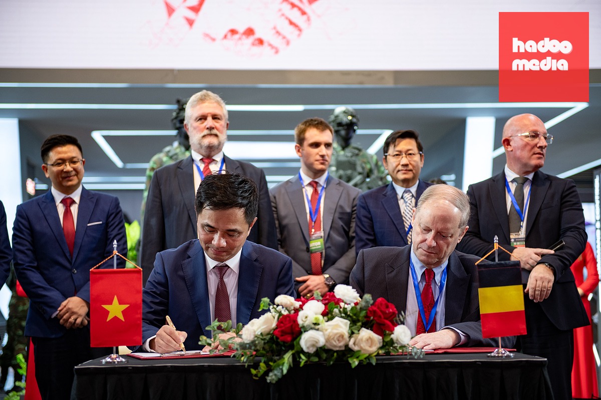 Tại Triển lãm quốc phòng quốc tế Việt Nam năm 2024, có 16 hợp đồng với tổng giá trị 286,3 triệu USD và 17 thỏa thuận hợp tác đã được ký kết - Ảnh: NAM TRẦN