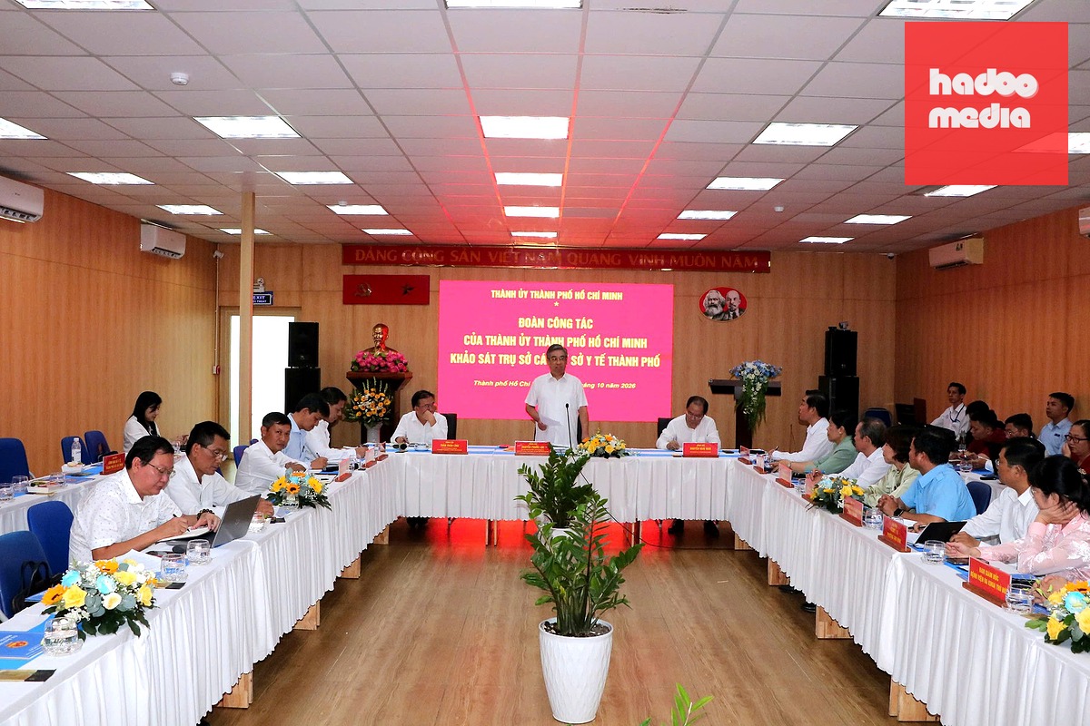 Ủy viên Trung ương Đảng, Phó bí thư Thành ủy TP.HCM, Chủ tịch Ủy ban MTTQ Việt Nam TP.HCM Nguyễn Phước Lộc phát biểu tại buổi khảo sát trụ sở các cơ sở y tế trên địa bàn TP.HCM - Ảnh: THU HIẾN