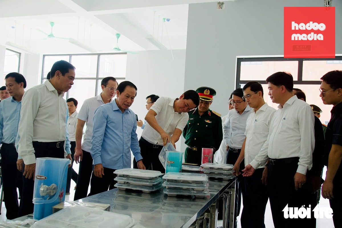 Phó thủ tướng Lê Tiến Châu yêu cầu xây trường nội trú biên giới thành 'ngôi trường hạnh phúc' - Ảnh 3.