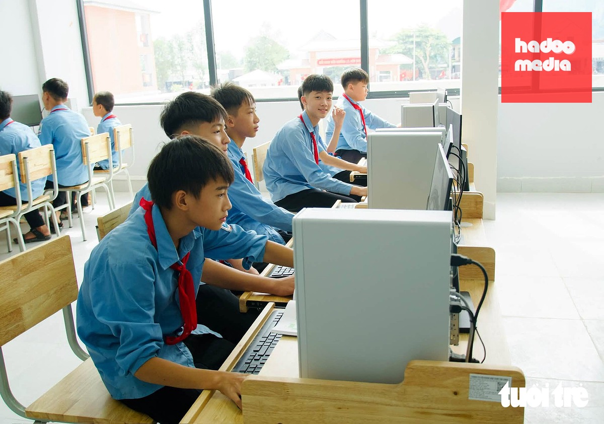 Phó thủ tướng Lê Tiến Châu yêu cầu xây trường nội trú biên giới thành 'ngôi trường hạnh phúc' - Ảnh 4.
