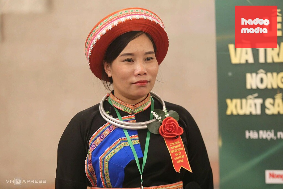 Nông dân Ma Thị Ninh tại lễ tôn vinh nông dân Việt Nam xuất sắc. Ảnh: Gia Chính