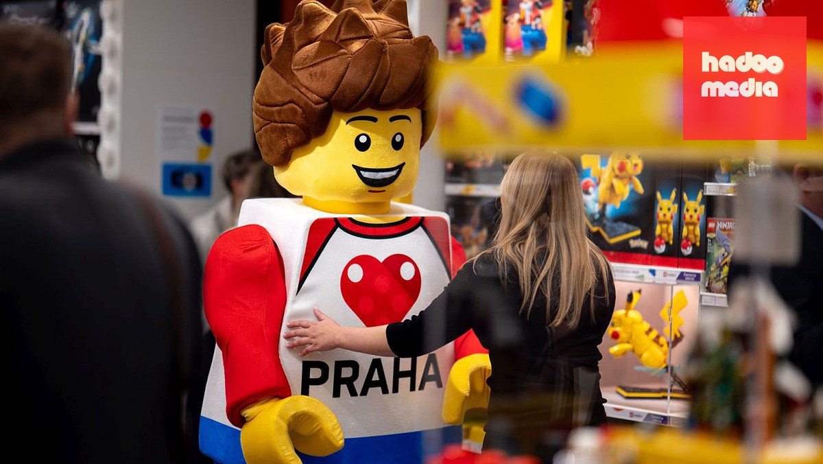 Cửa Hàng LEGO Lớn Nhất Séc Mở Cửa Tại Praha Thu Hút Người Yêu Thương Hiệu