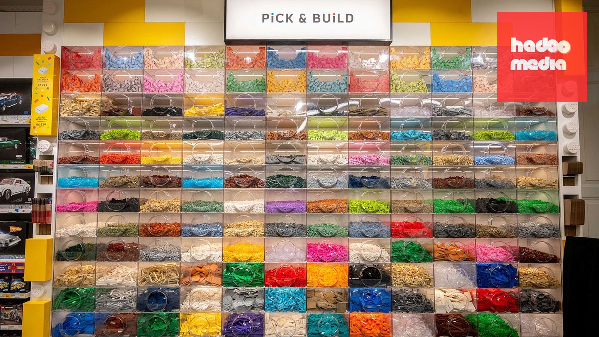 Cửa Hàng LEGO Lớn Nhất Séc Mở Cửa Tại Praha Thu Hút Người Yêu Thương Hiệu