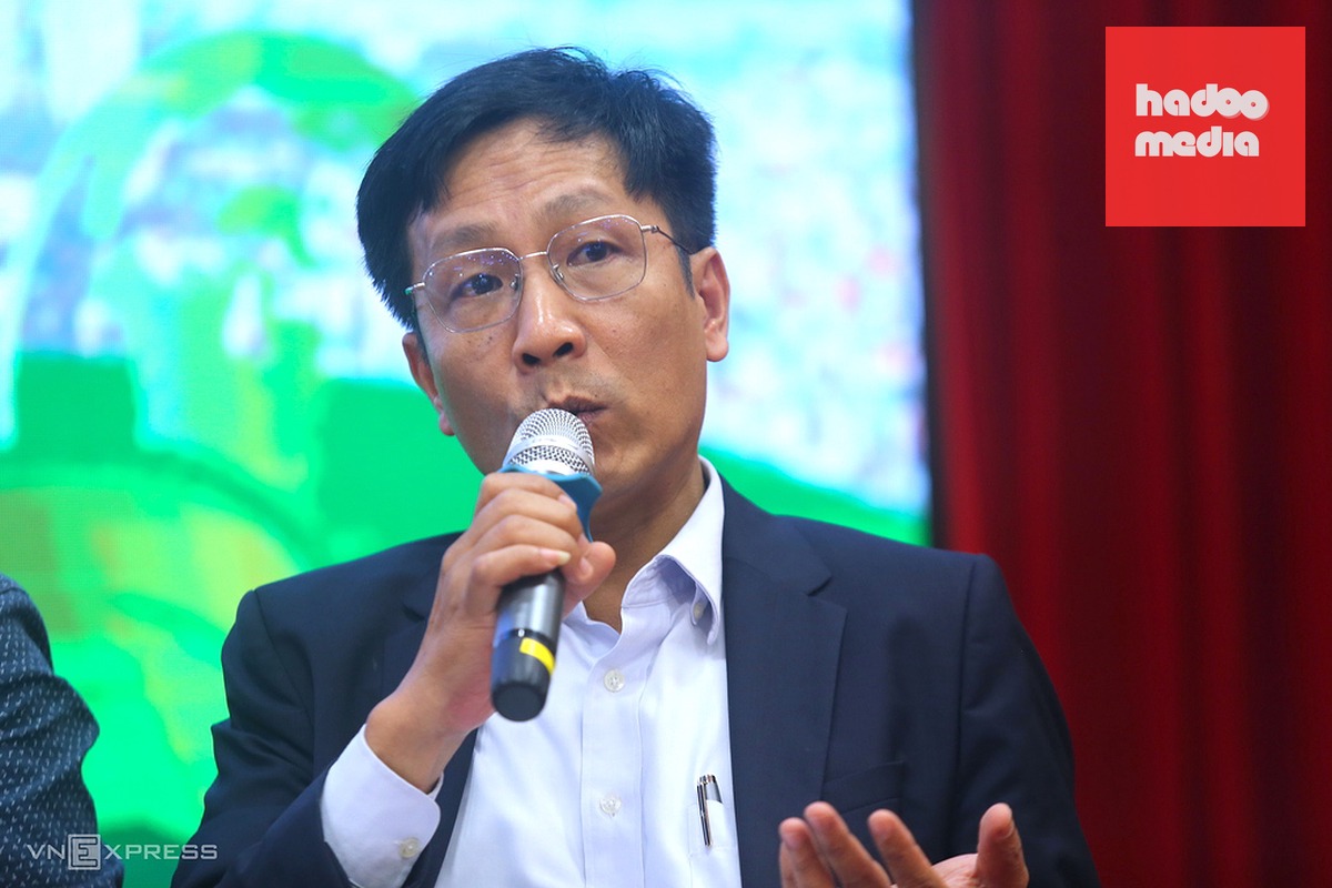 Kỹ sư Phạm Xuân Điệp chia sẻ tại tọa đàm. Ảnh: Gia Chính