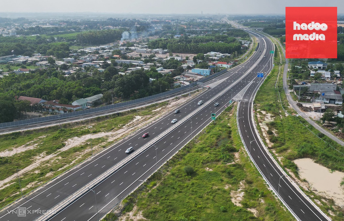 Cao tốc Bến Lức - Long Thành nhìn từ trên cao, tháng 9/2026. Ảnh: Quỳnh Trần