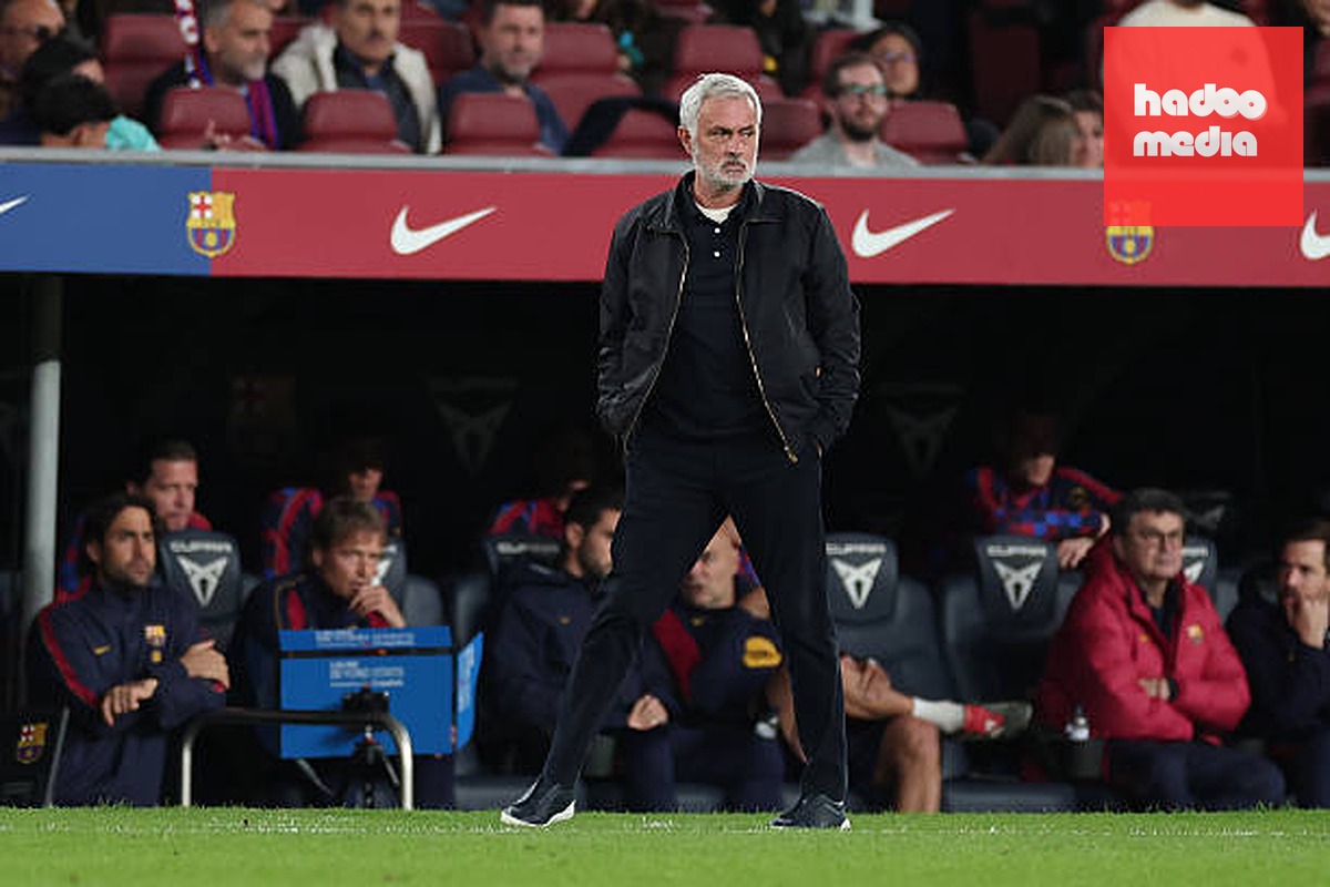 HLV Mourinho chứng tỏ đẳng cấp trước Barca. Ảnh của David Ramirez/Soccrates/Getty Images.