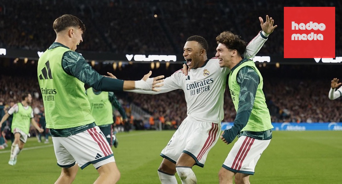 Real Madrid thắng Barca 2-1. Ảnh: EPA.