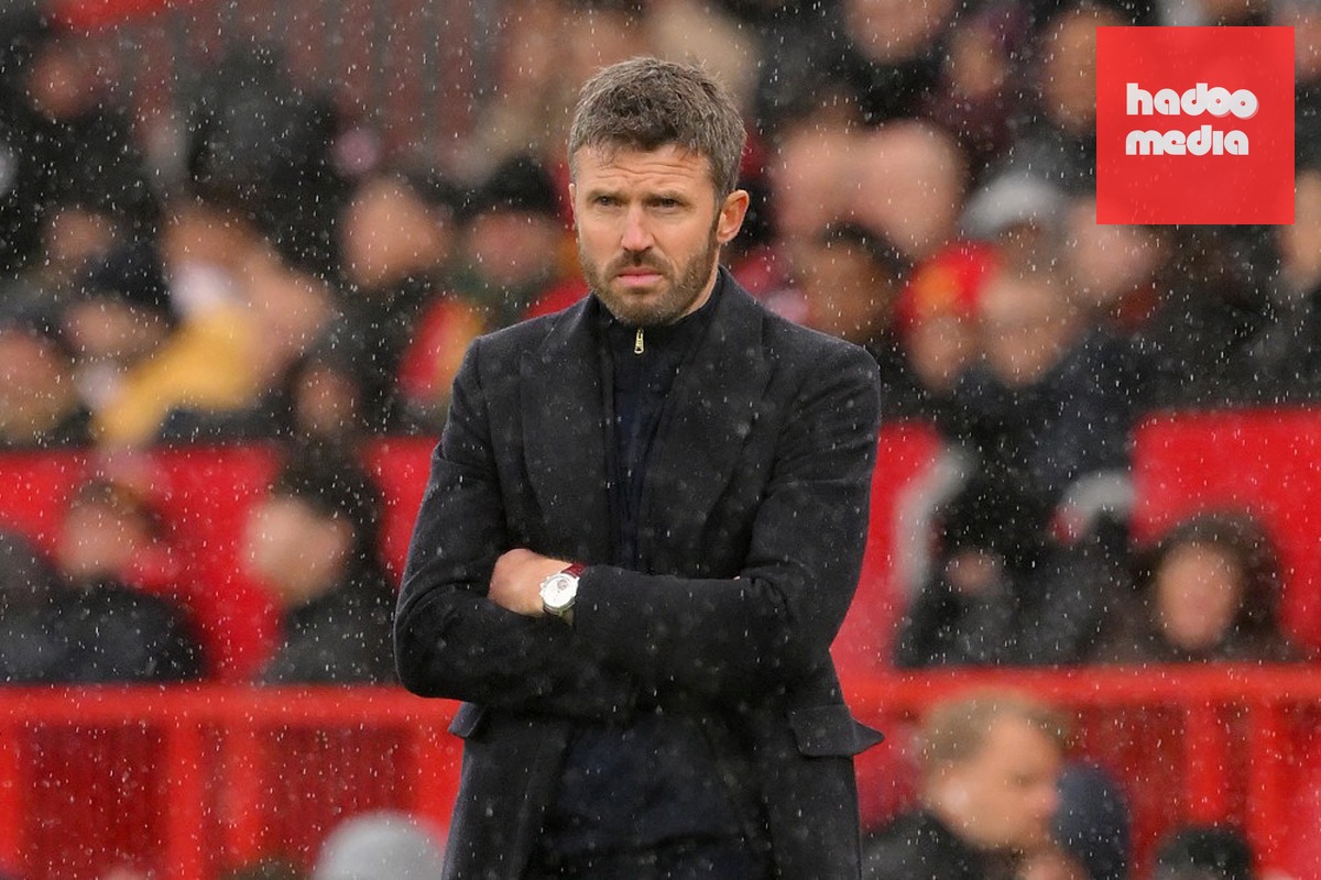 Cổ động viên biết rõ Carrick không phải là người gây ra khủng hoảng cho Man Utd. Ảnh: EPA IMAGES.