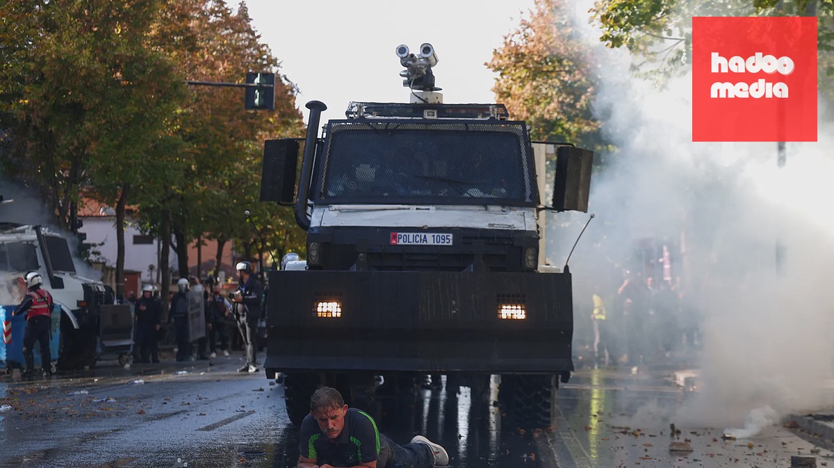 Protesty v hlavním městě Albánie Tiraně pokračují