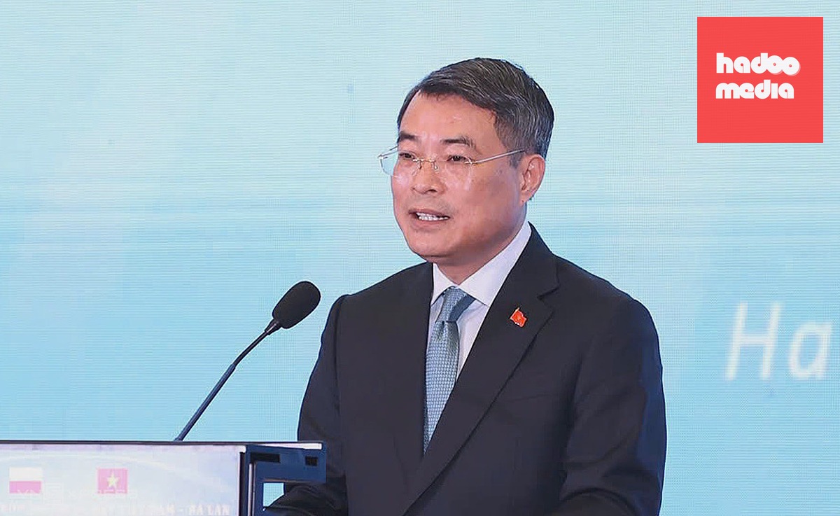 Thủ tướng Lê Minh Hưng phát biểu tại hội nghị doanh nghiệp Việt Nam - Ba Lan ở Hà Nội chiều 26/10. Ảnh: Giang Huy