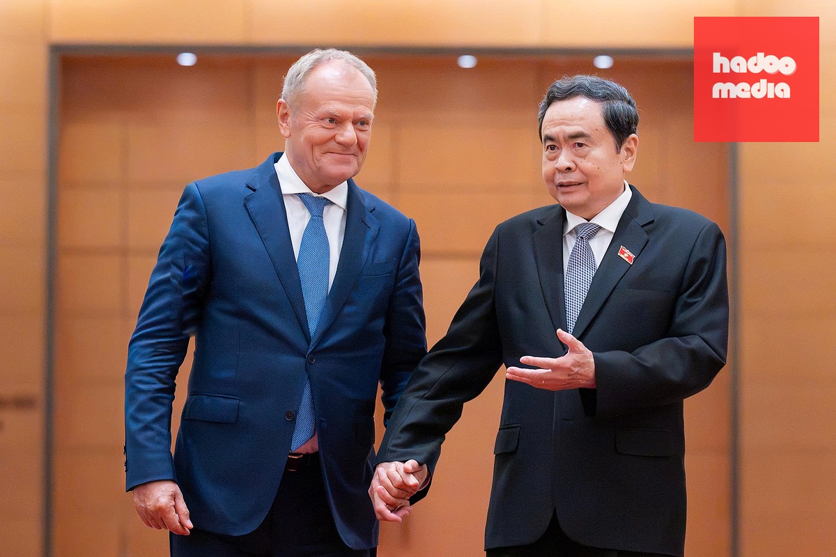 Chủ tịch Quốc hội Trần Thanh Mẫn và Thủ tướng Ba Lan Donald Tusk tại Nhà Quốc hội chiều 26-10 - Ảnh: Quochoi.vn