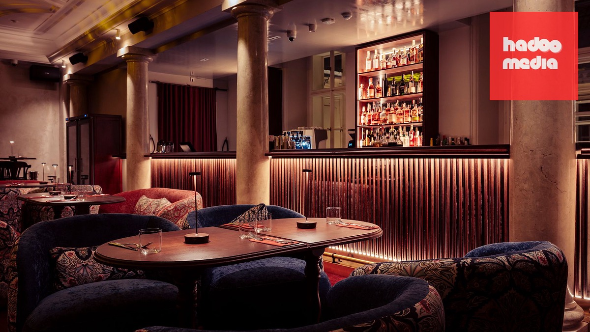 The Piano Bar Prague: Nơi Ẩm Thực Giao Hòa Cùng Âm Nhạc Sống Động Tại Cung Điện Savarin