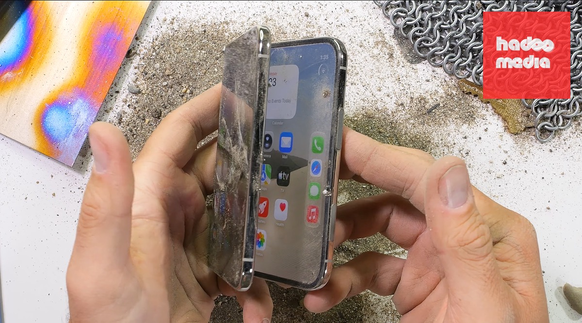Apple đổi máy cho khách gặp lỗi nứt màn hình iPhone Duo