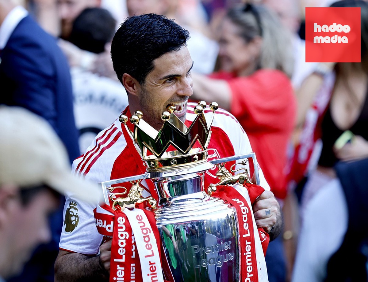 HLV Mikel Arteta giúp Arsenal vô địch Ngoại hạng Anh sau 22 năm chờ đợi. Ảnh: EPA/Tolga Akmen.