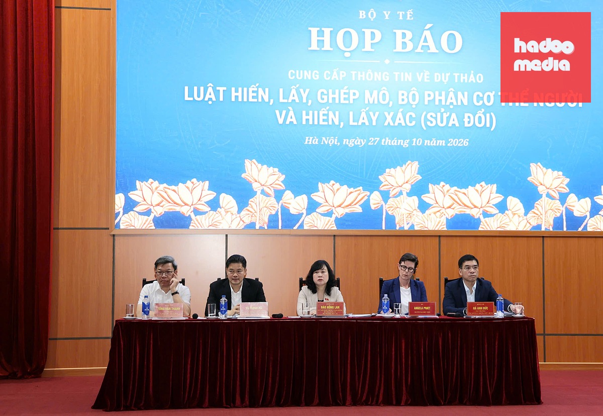 Bộ Y tế họp báo cung cấp thông về dự thảo Luật Hiến, lấy, ghép mô, bộ phận cơ thể người và hiến, lấy xác (sửa đổi) - Ảnh: T.MINH