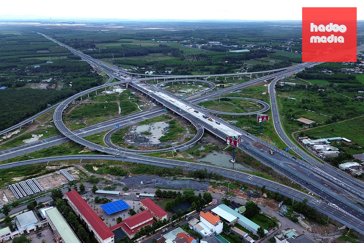 Nút giao Long Thành nối cao tốc TP.HCM - Long Thành - Dầu Giây với sân bay Long Thành qua tuyến kết nối T2 và T1 - Ảnh: A LỘC