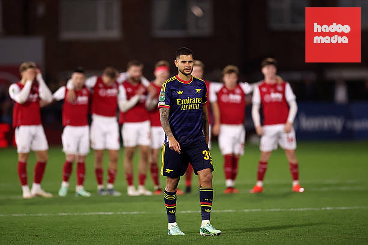 Bruno Guimaraes đá hỏng trong loạt luân lưu. Ảnh: Carl Recine/Getty Images