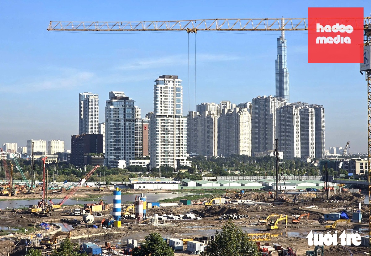 Công trình Trung tâm Chính trị - Hành chính mới của TP.HCM tại phường An Phú, vào ngày 28-10 - Ảnh: CÔNG TRIỆU