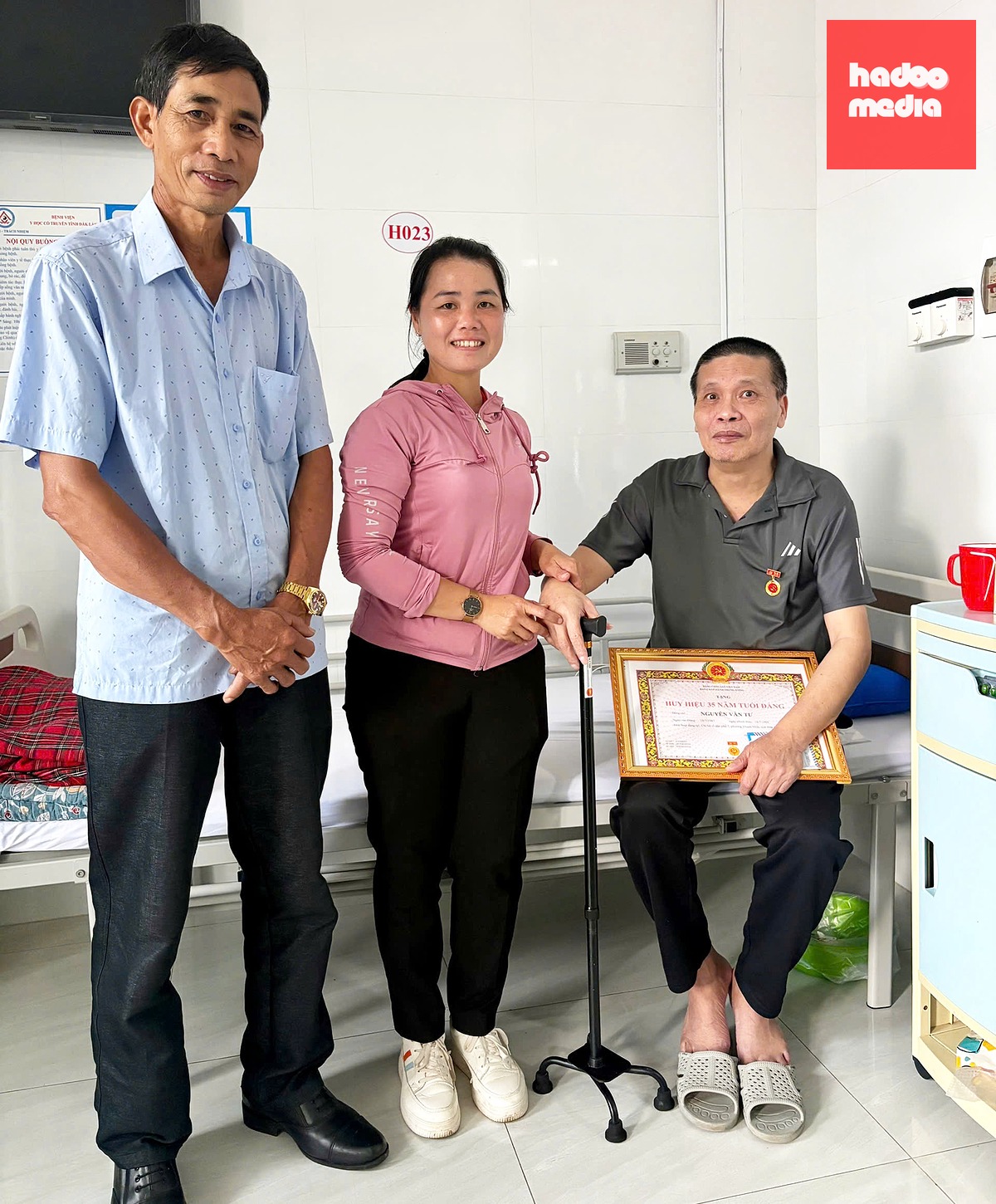 Chị Trang trong một hoạt động ở Tổ dân phố - Ảnh: NVCC