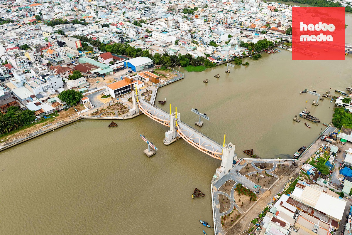 Cống Phú Xuân thuộc dự án ngăn triều 10.000 tỉ đồng - Ảnh: LÊ PHAN