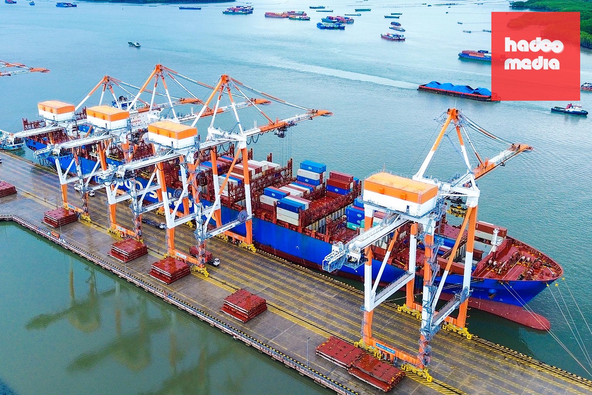 Tàu CSCL Bohai Sea khai thác trên tuyến dịch vụ AAC cập cảng Tân Cảng - Cái Mép Thị Vải - Ảnh: TL